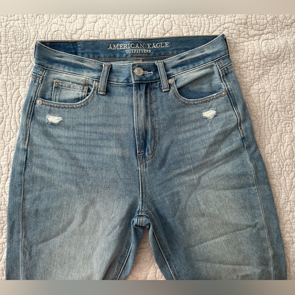 AE MOM JEAN